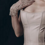 DCECA22_2-TULLE_GLOVES_Emmanuel-1